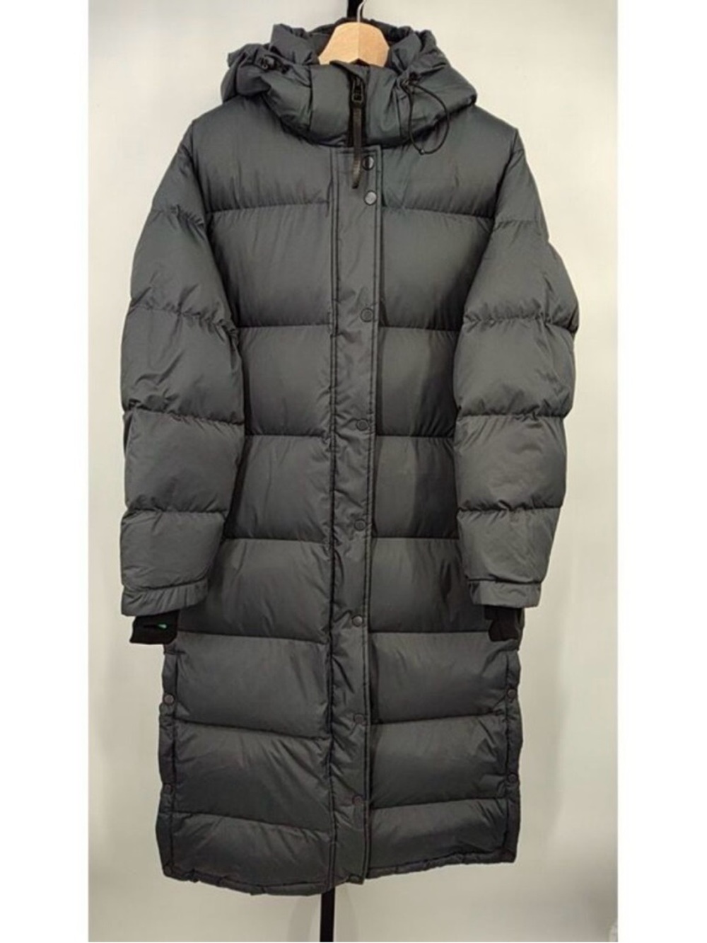 Quince Responsible Down Long Puffer Coat Carbon Grey Medium NWT Winter Coat - Picture 7 of 9